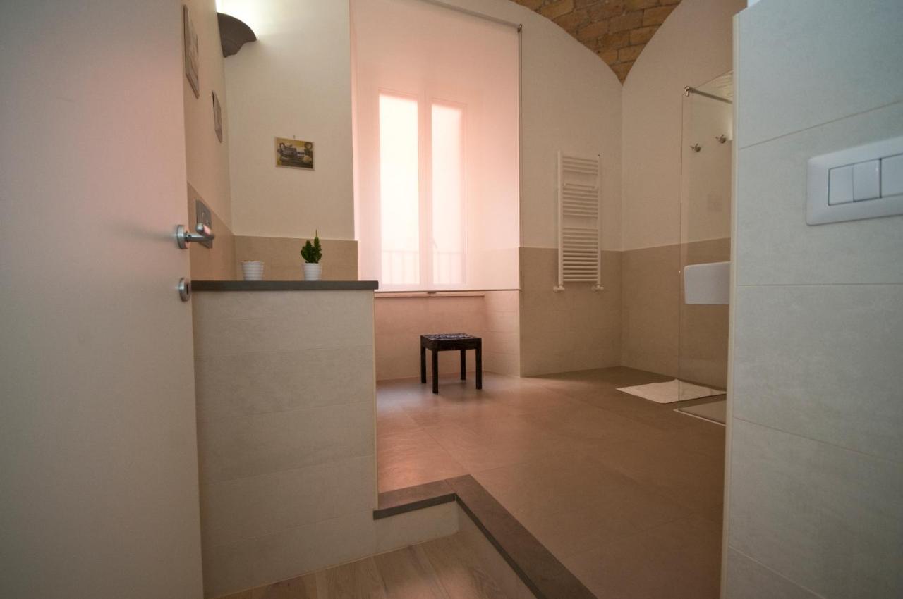 B&B La Finestra Sul Colosseo Rom Eksteriør billede
