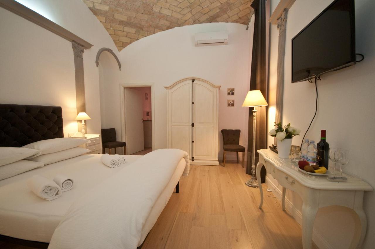 B&B La Finestra Sul Colosseo Rom Eksteriør billede